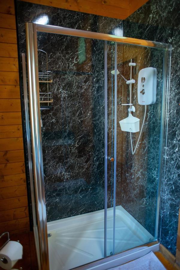 George Cabin - Log Cabin In Wales With Hot Tub Newtown  Exterior foto